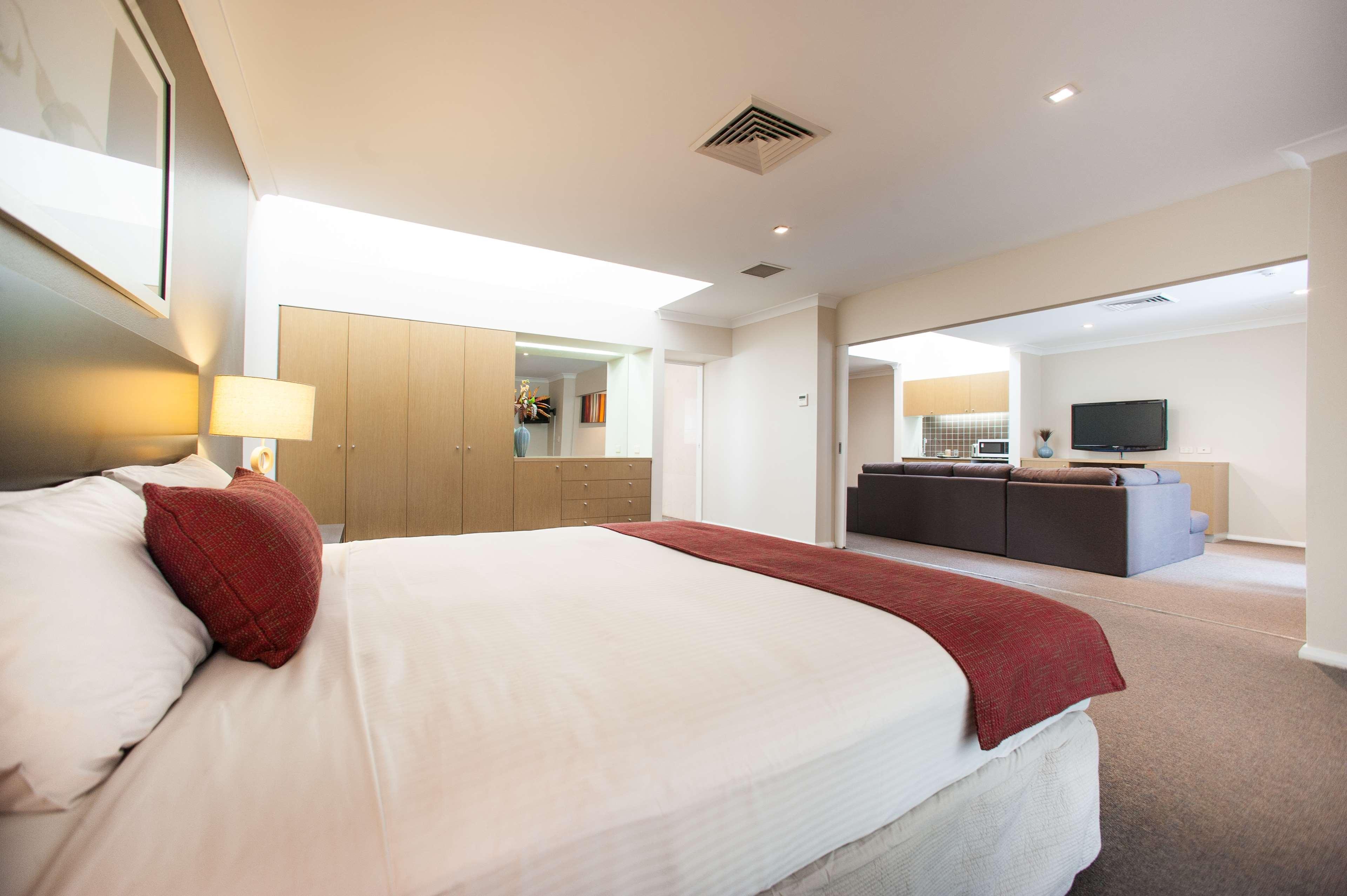 Ramada Hotel & Suites By Wyndham Cabramatta Exterior photo