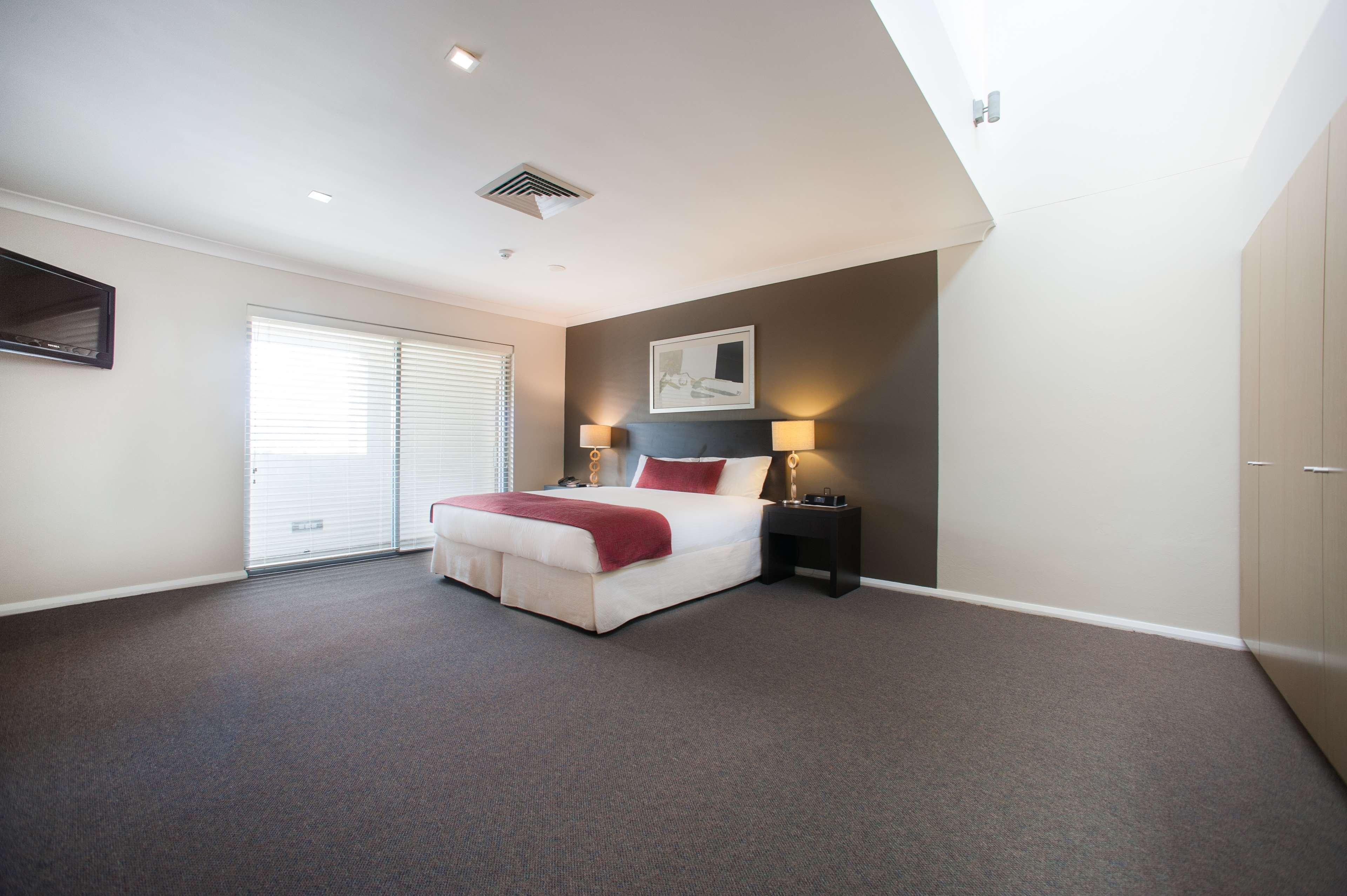 Ramada Hotel & Suites By Wyndham Cabramatta Exterior photo