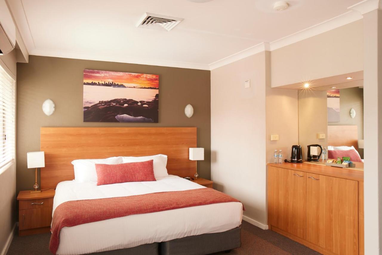 Ramada Hotel & Suites By Wyndham Cabramatta Exterior photo